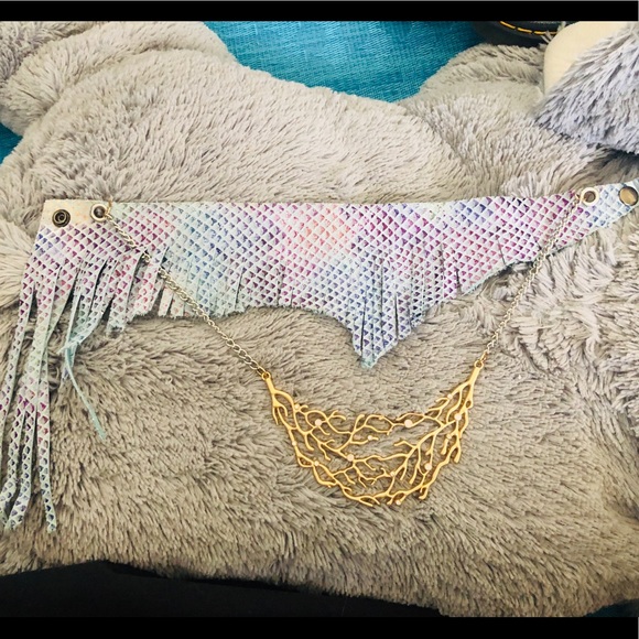 Mermaid leather fringe coral necklace - Picture 8 of 8